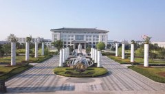 匠心独运：二十四孝浮雕柱的艺术呈现与文化传承